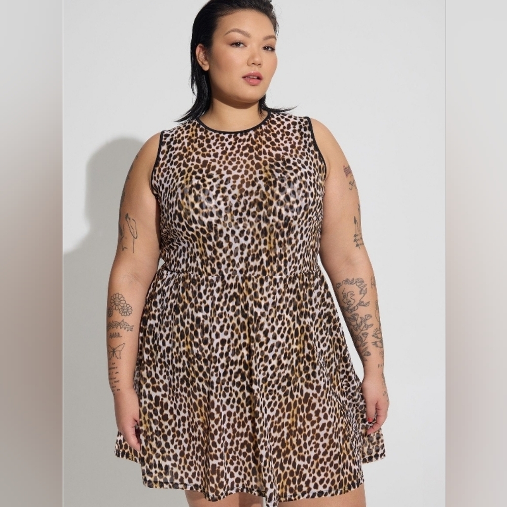 Torrid Leppard print swim dress size 3 -DD/F